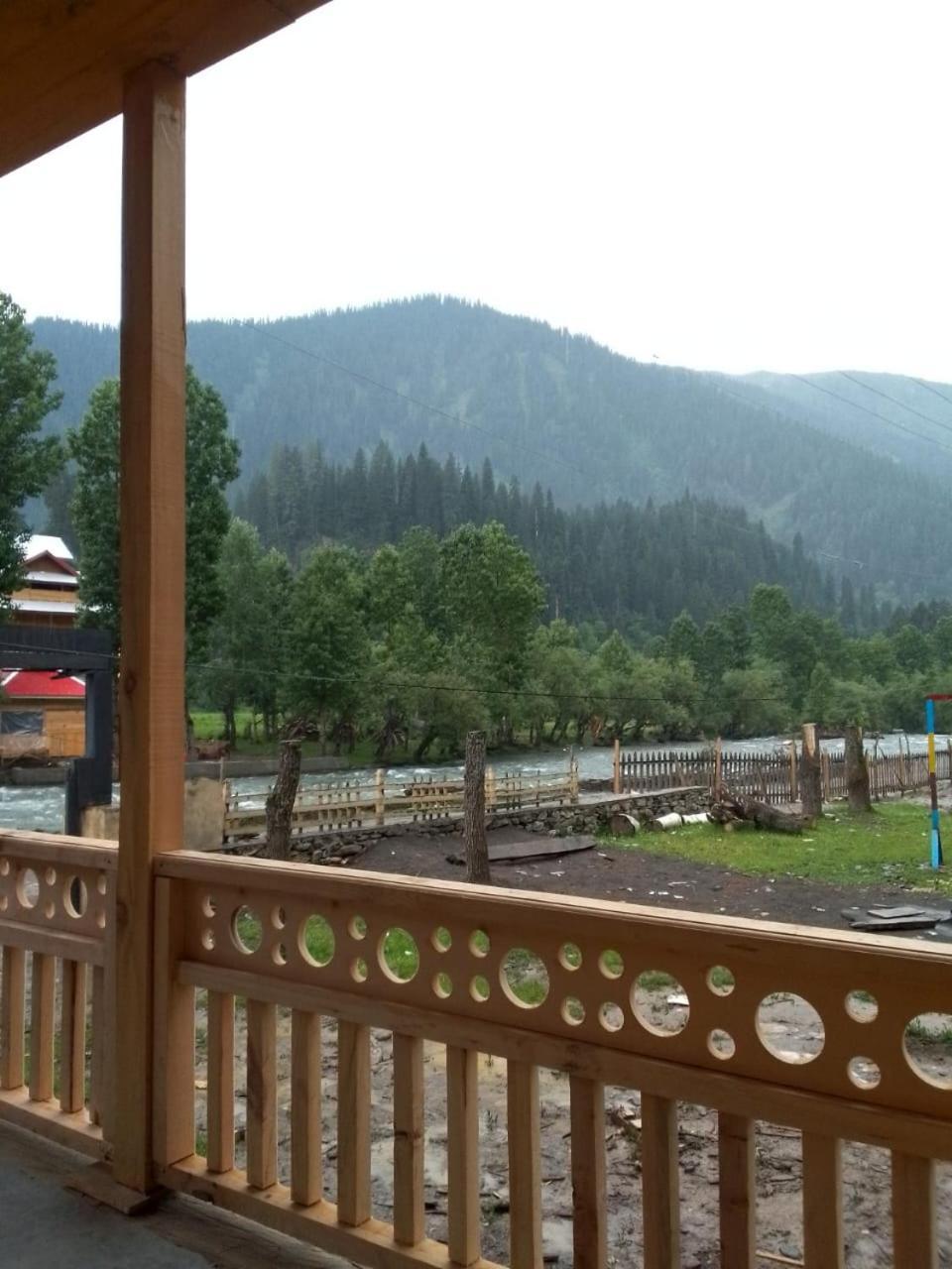 Riverbank Hotel Taobut Neelum Valley Azad Kashmir Taobat Kültér fotó